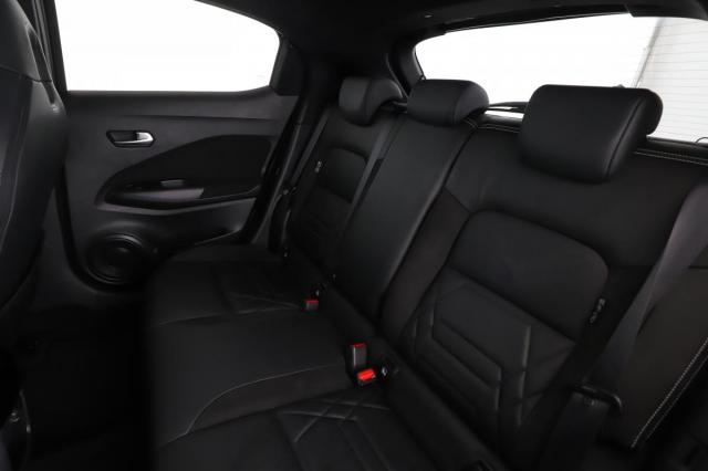 Nissan Juke image 9