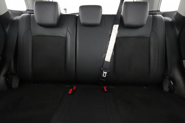 Suzuki Vitara image 2
