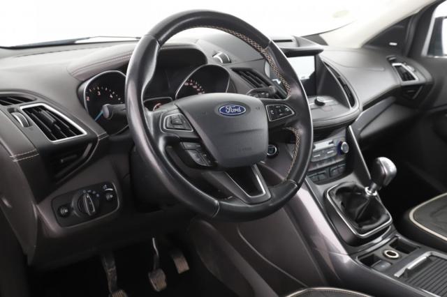 Ford Kuga image 6