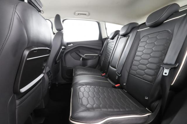 Ford Kuga image 7