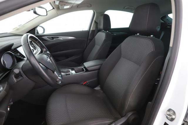 Opel Insignia image 8