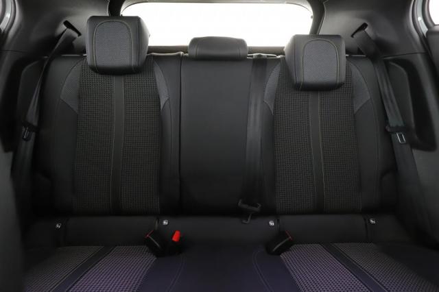Peugeot 2008 image 9