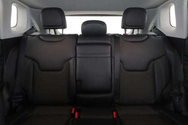 Jeep Compass image 2