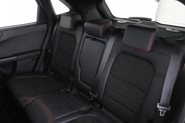 Ford Kuga image 1