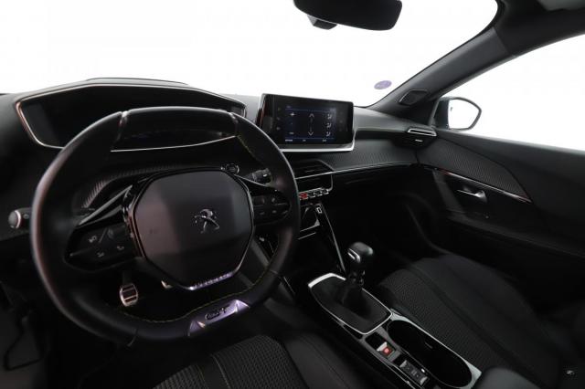 Peugeot 2008 image 8