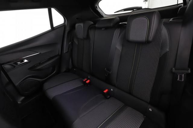 Peugeot 2008 image 2