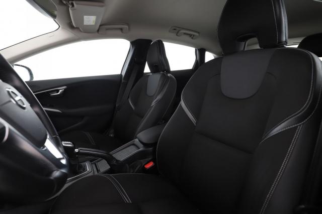 Volvo V40 image 7