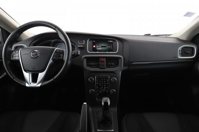 Volvo V40 image 1