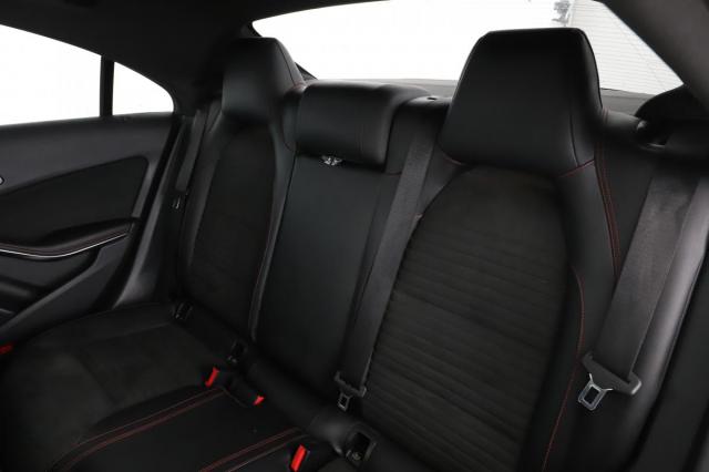 Mercedes Benz Cla image 7