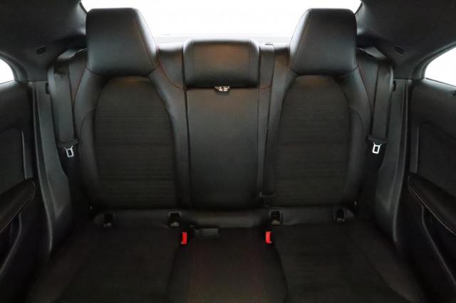 Mercedes Benz Cla image 9