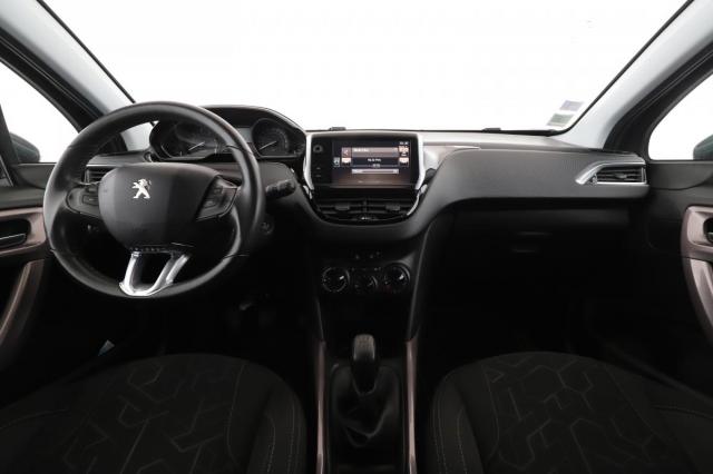 Peugeot 2008 image 2