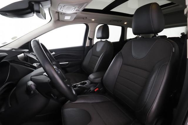 Ford Kuga image 6