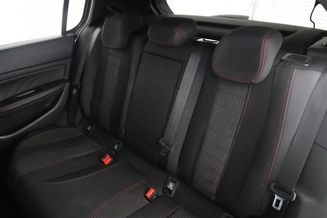Peugeot 308 image 1