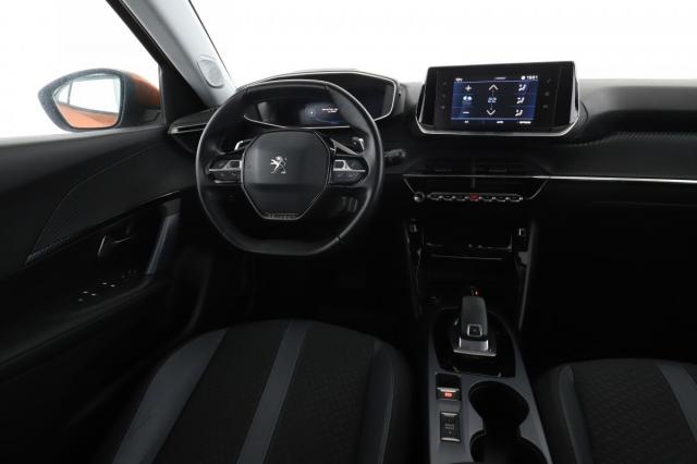 Peugeot 2008 image 2
