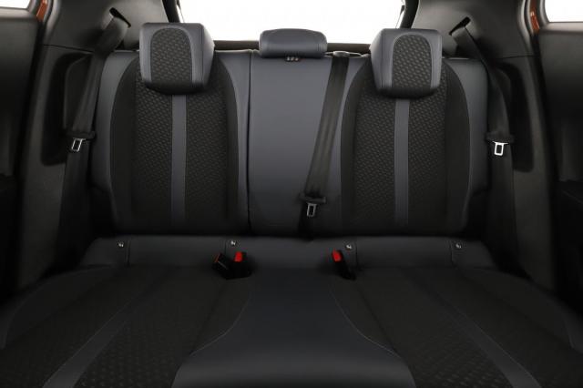 Peugeot 2008 image 3