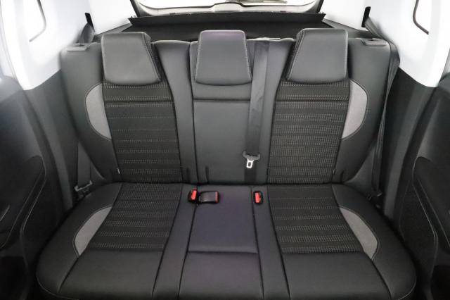 Peugeot 2008 image 8