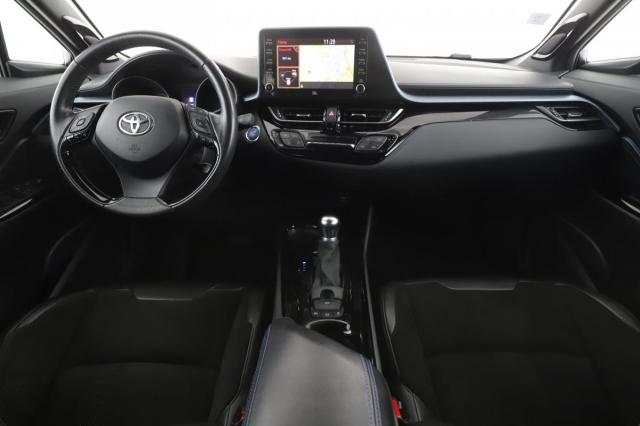 Toyota C-Hr image 9