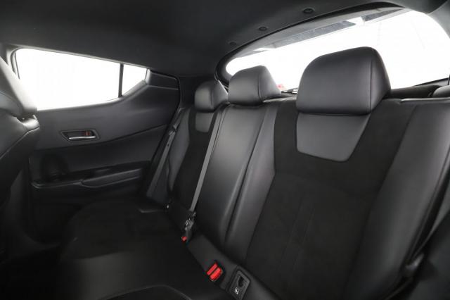 Toyota C-Hr image 6