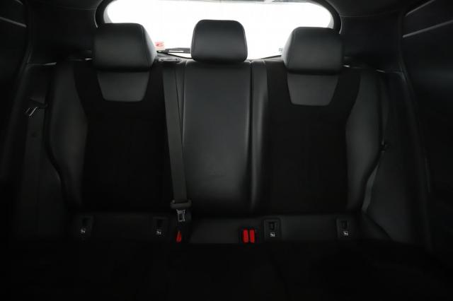 Toyota C-Hr image 2