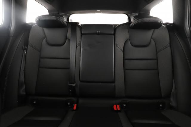 Volvo V60 image 4