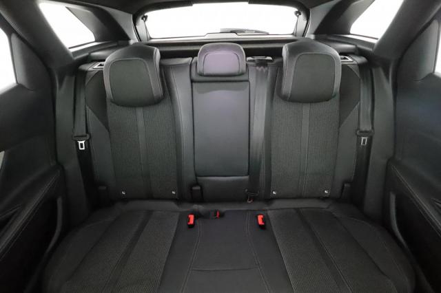 Peugeot 3008 image 3