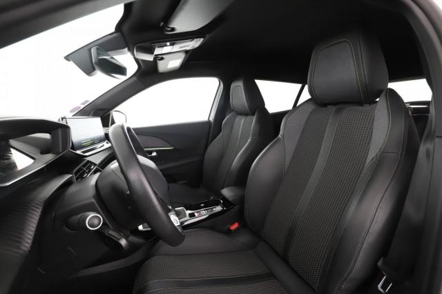 Peugeot 2008 image 2