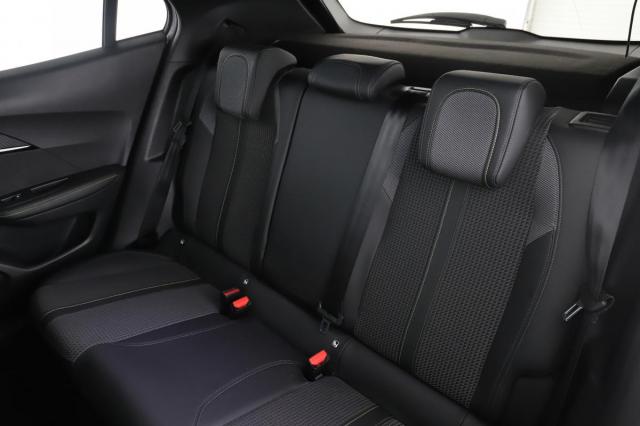 Peugeot 2008 image 1