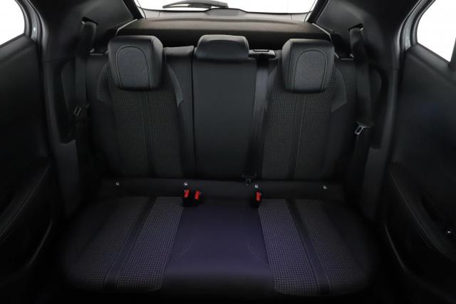 Peugeot 2008 image 8