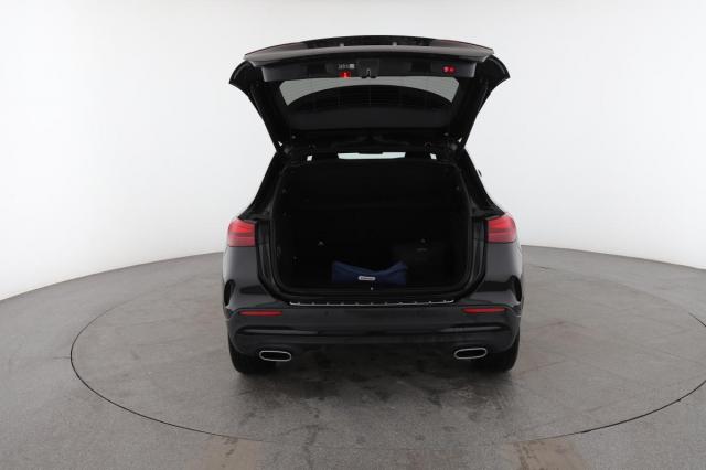 Mercedes Benz Gla image 1