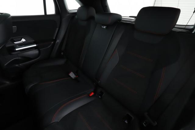 Mercedes Benz Gla image 5