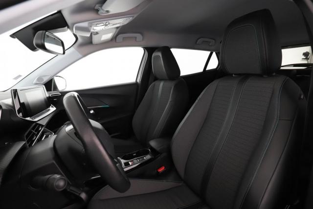 Peugeot 2008 image 8