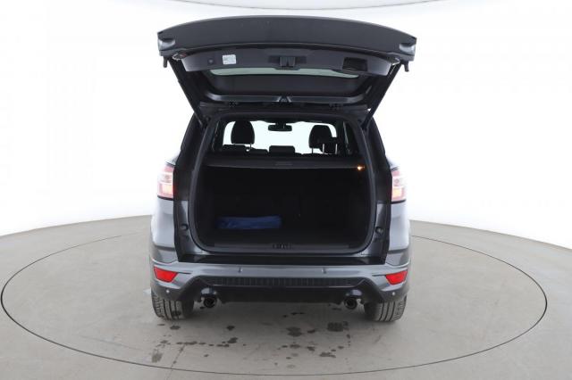 Ford Kuga image 9