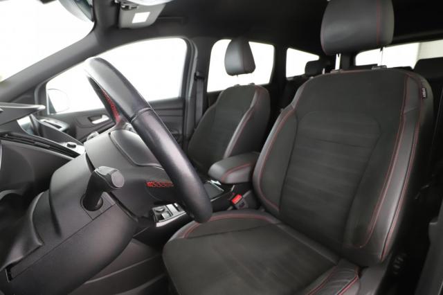 Ford Kuga image 7