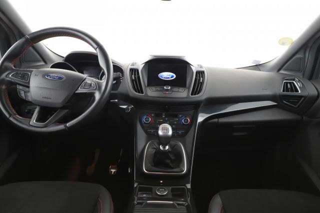 Ford Kuga image 3