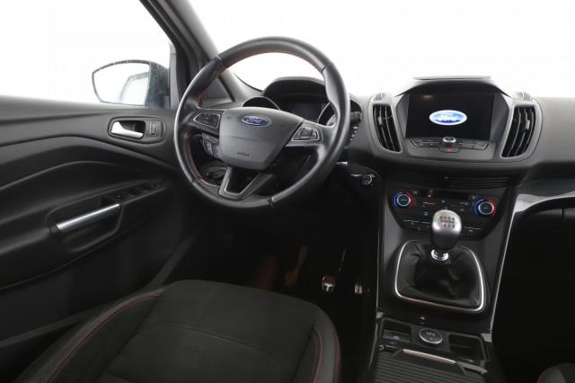 Ford Kuga image 8