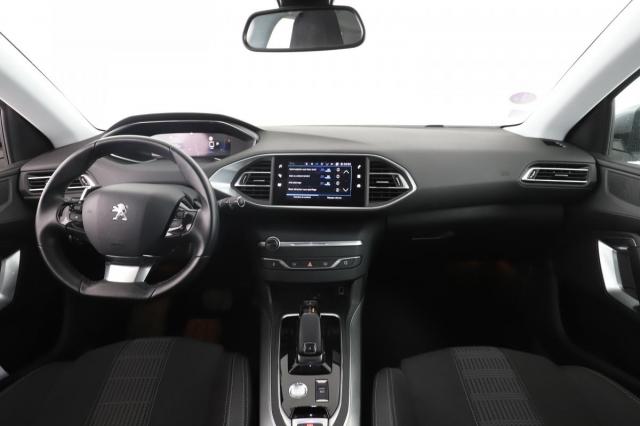 Peugeot 308 image 8