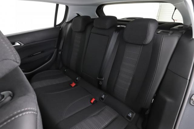 Peugeot 308 image 2