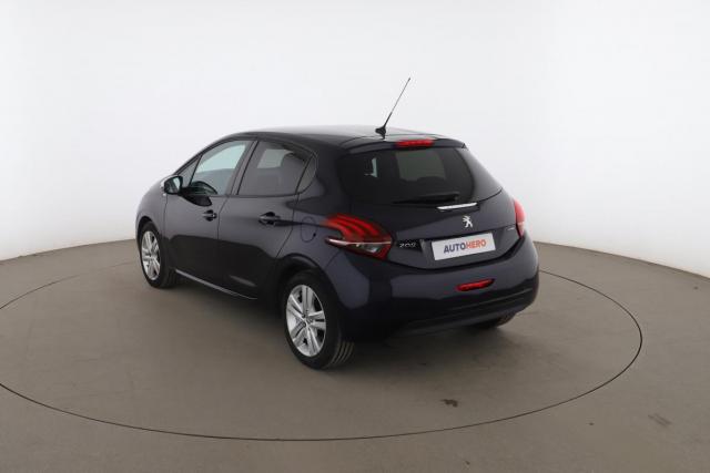 Peugeot 208 image 9