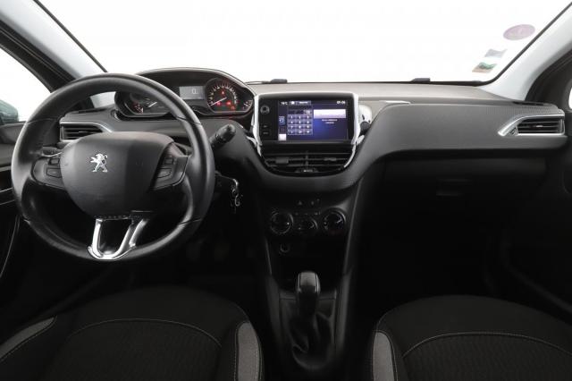 Peugeot 208 image 1