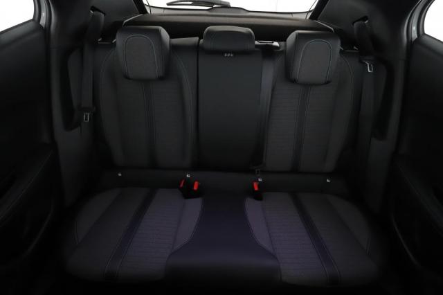 Peugeot 2008 image 8