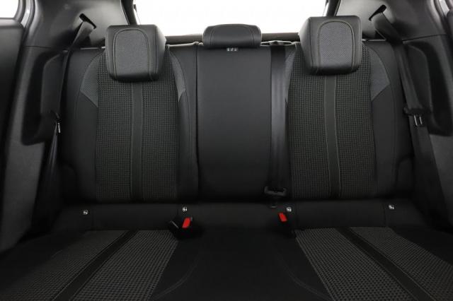 Peugeot 2008 image 3