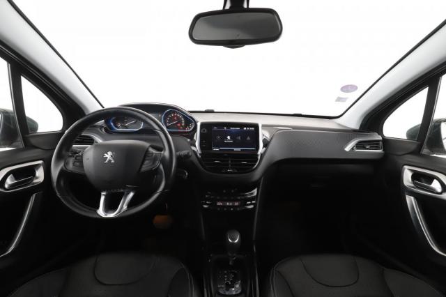 Peugeot 2008 image 2