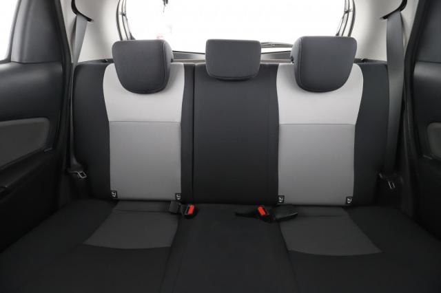 Toyota Yaris image 8
