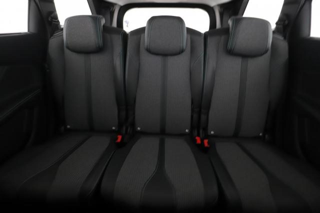 Peugeot 5008 image 1