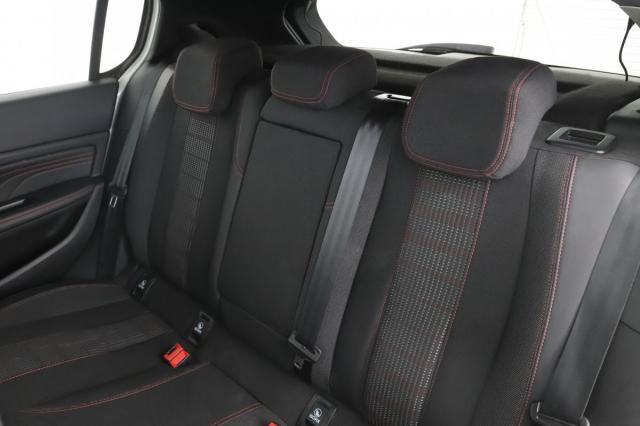 Peugeot 308 image 1