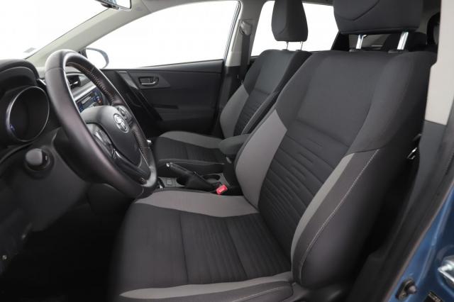 Toyota Auris image 7