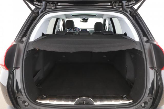 Peugeot 2008 image 2