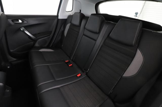 Peugeot 2008 image 4