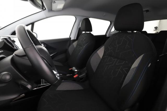 Peugeot 2008 image 8