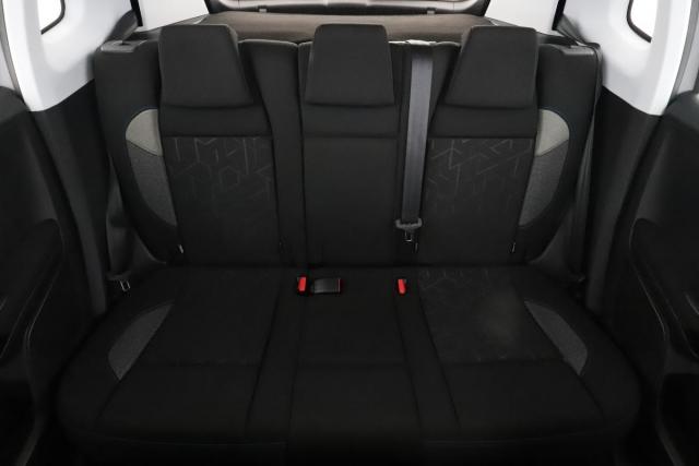 Peugeot 2008 image 3
